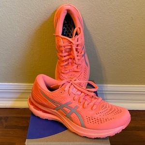 ASICS Gel-Kayano 28 LITE-Show Running Shoes / Sun Coral